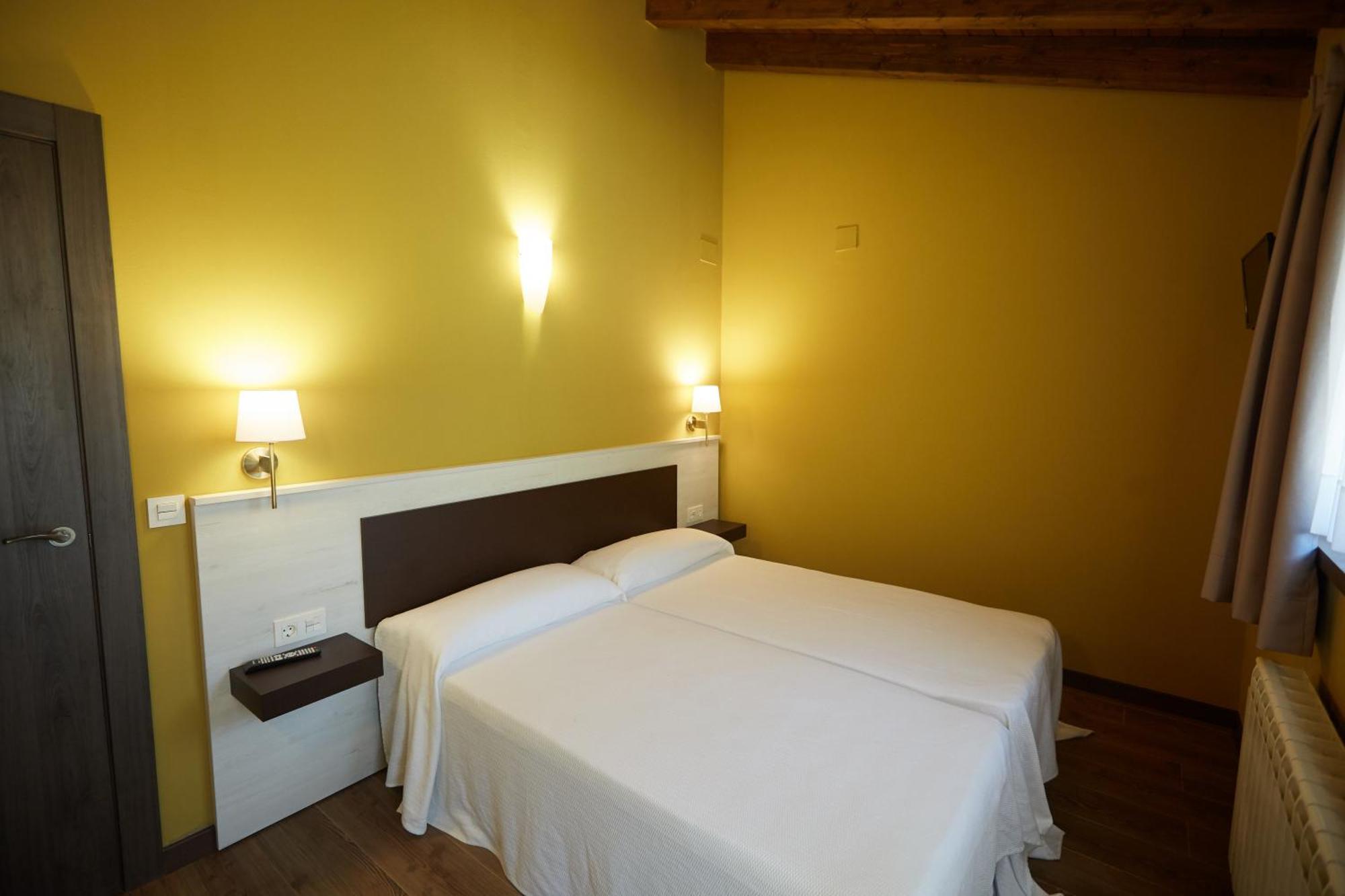 Apartamentos Rurales Casa La Piedra Collía Zewnętrze zdjęcie