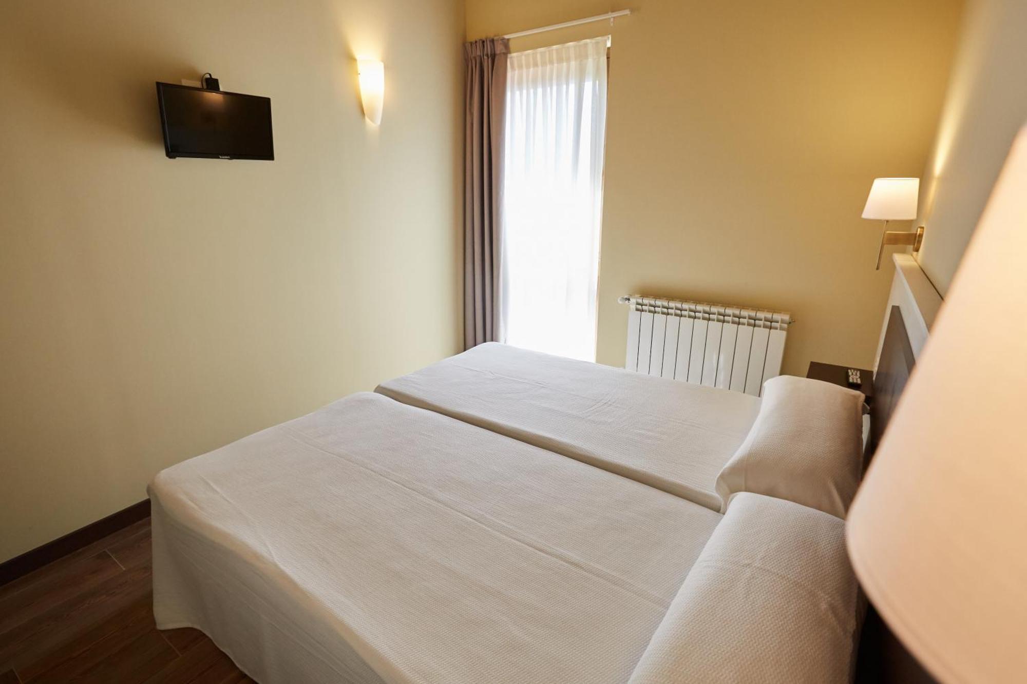 Apartamentos Rurales Casa La Piedra Collía Zewnętrze zdjęcie