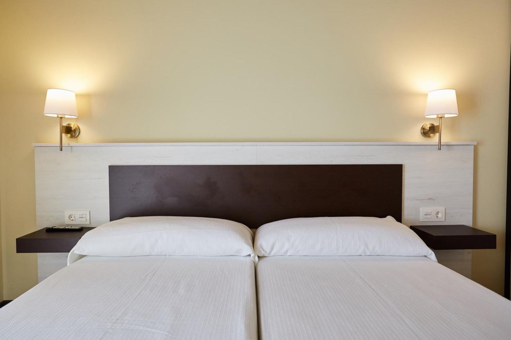 Apartamentos Rurales Casa La Piedra Collía Zewnętrze zdjęcie
